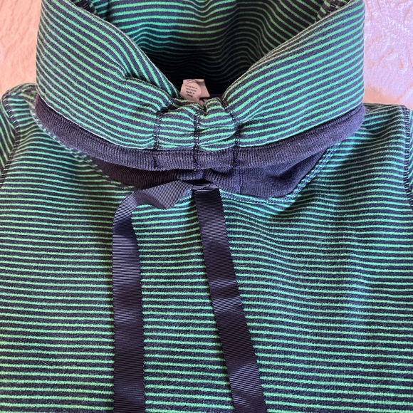 lululemon athletica Green and navy Striped sweatshirt - Picture 3 of 6